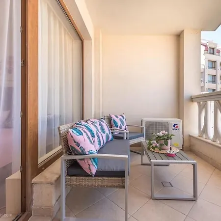 Oceanview Oasis Warna